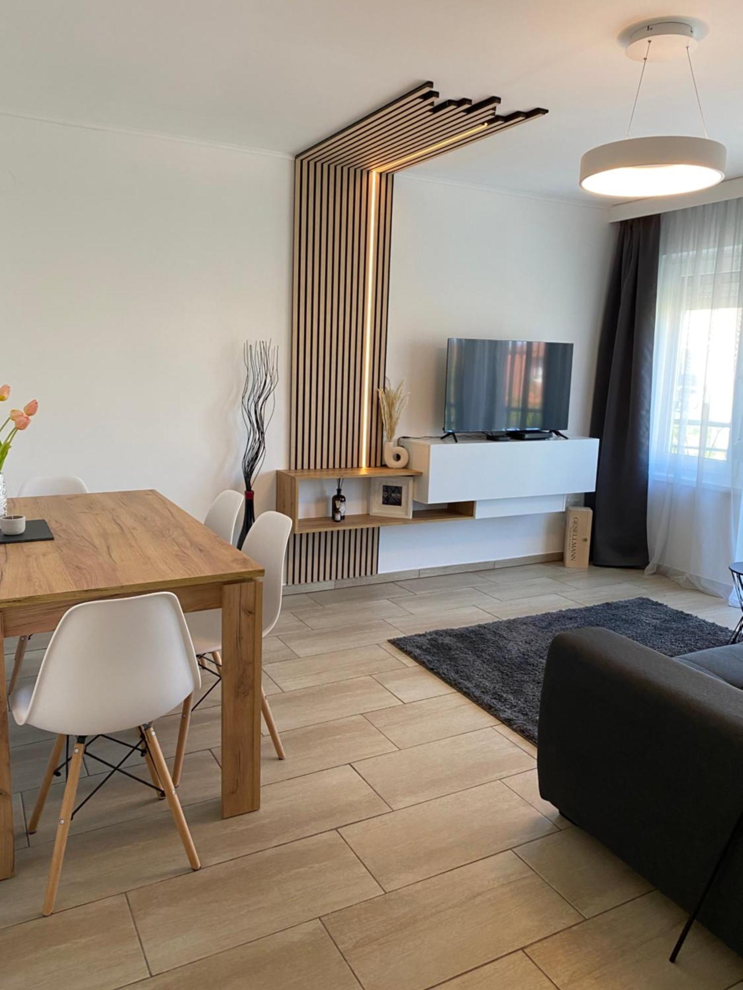 Ikon Apartment Heviz Luaran gambar